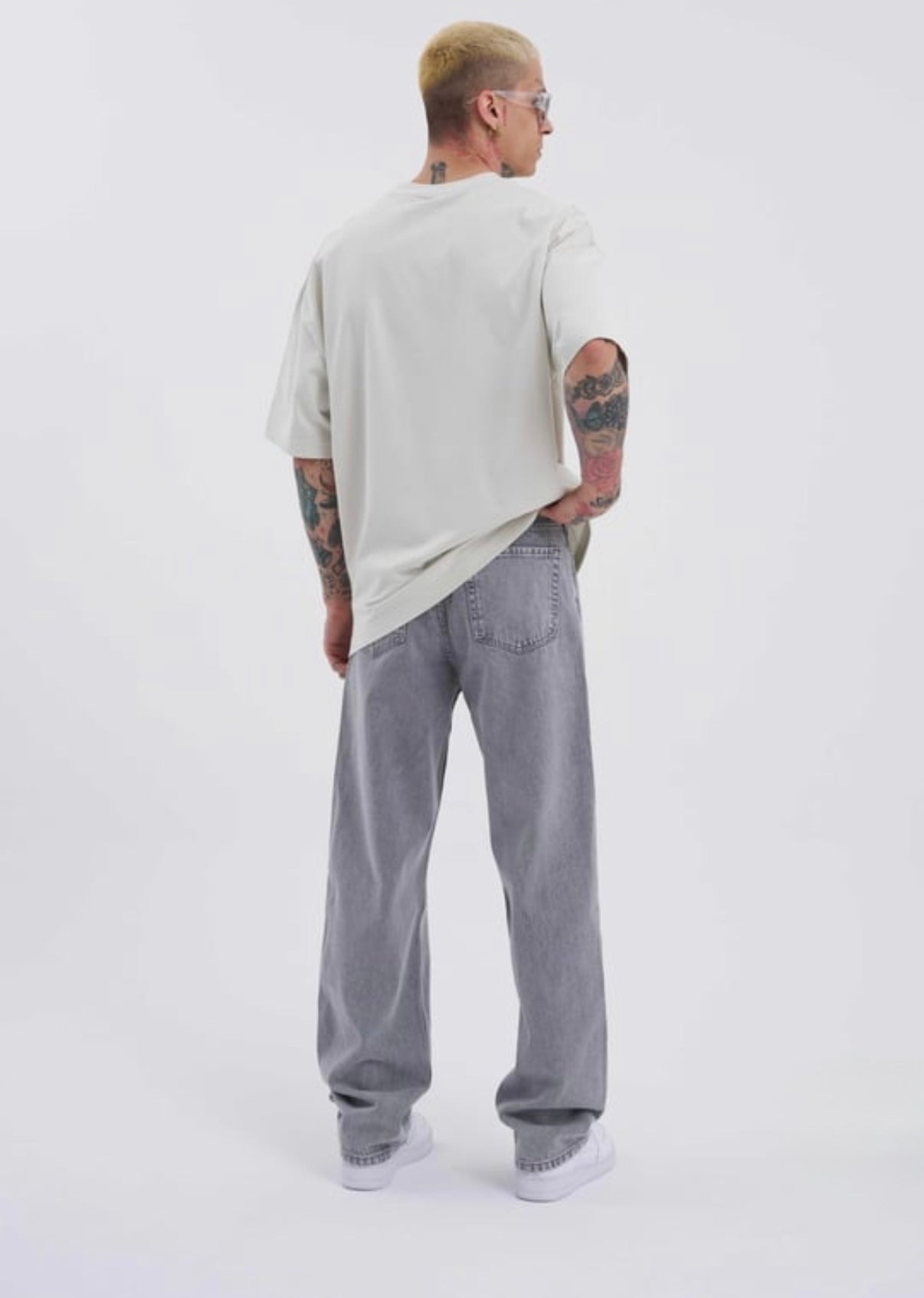 Stone Fade Straight-Fit Jeans – BillionaireZ Core Drop