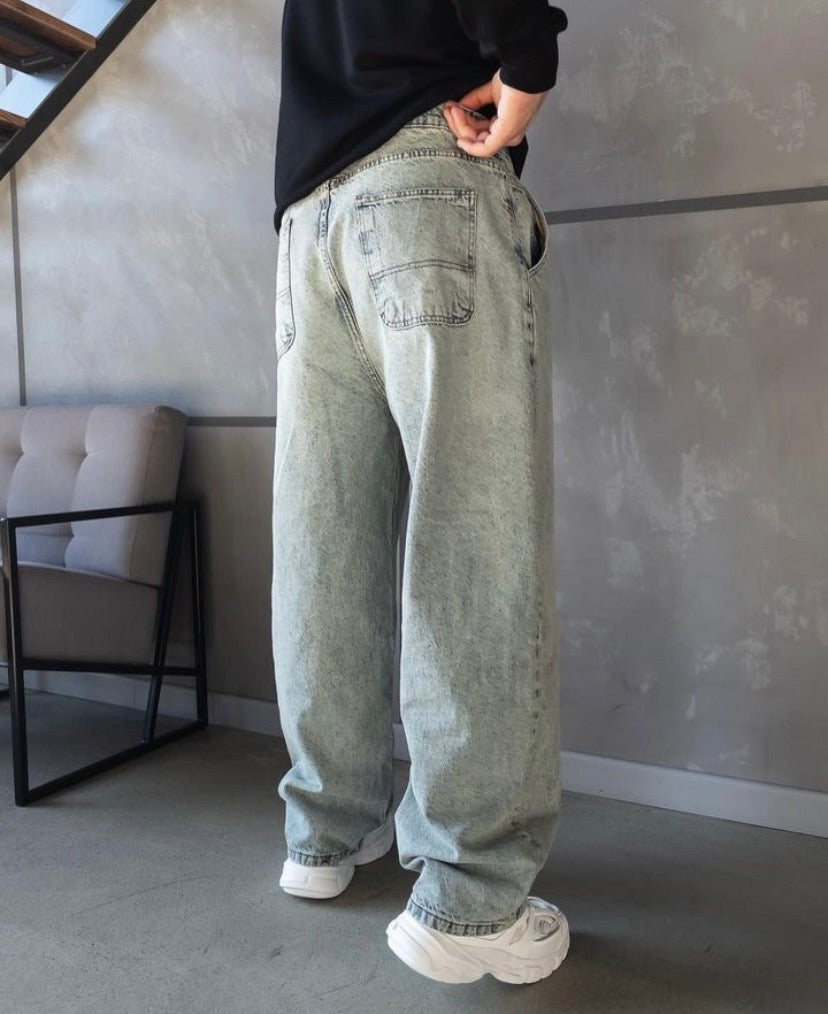 BillionaireZ Vintage Ash-Washed Loose-Fit Jeans