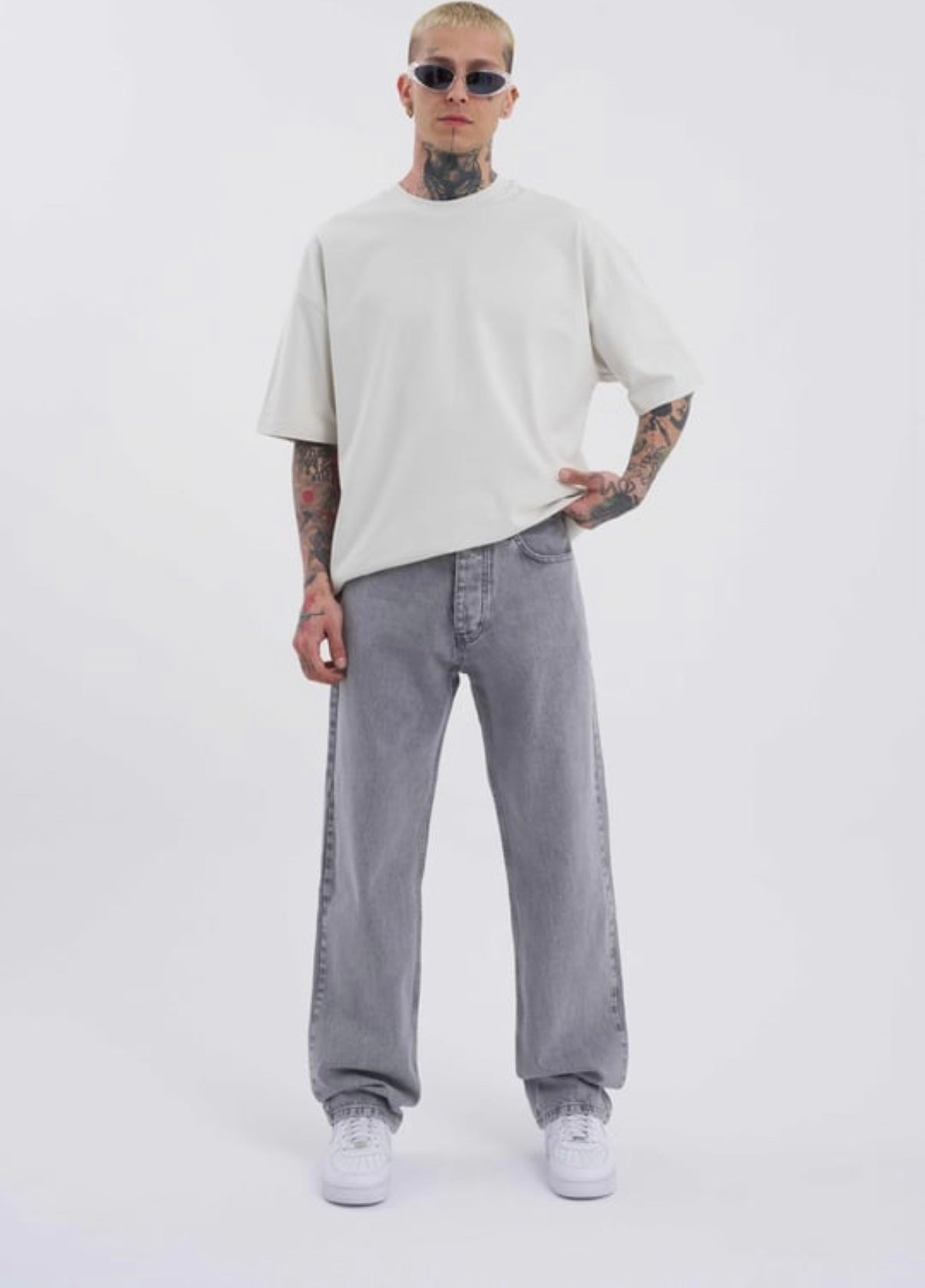 Stone Fade Straight-Fit Jeans – BillionaireZ Core Drop